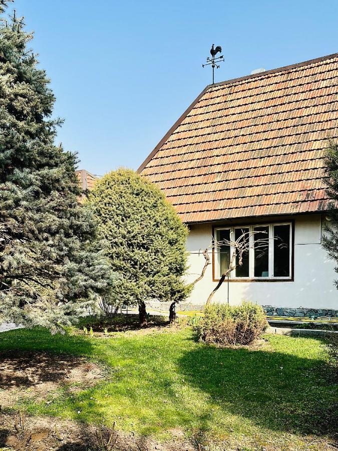 ホテルAstoria Garden ビシュケク エクステリア 写真
