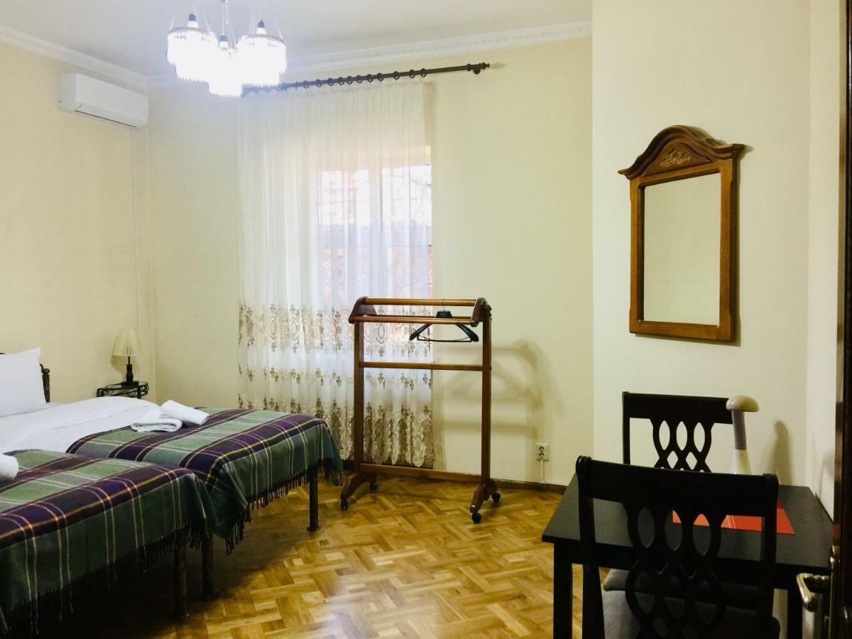 ホテルAstoria Garden ビシュケク エクステリア 写真